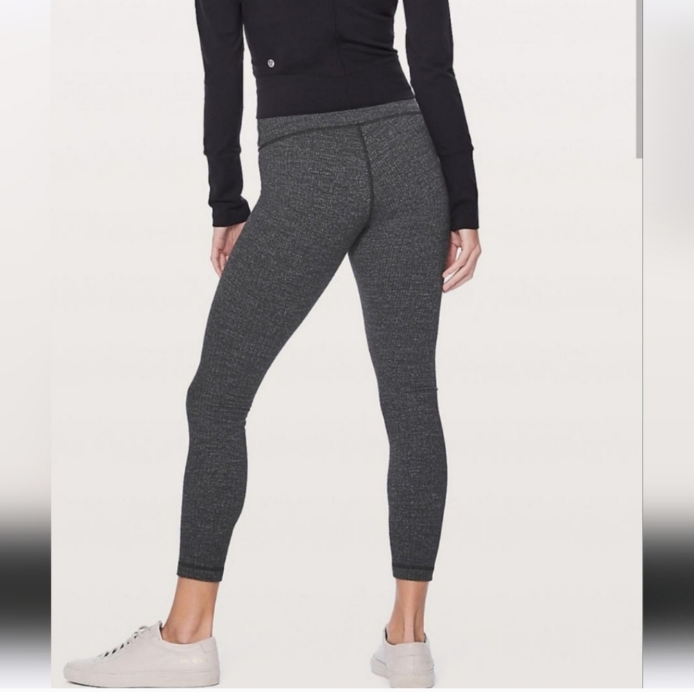 Lululemon leggings size 6 gray crop variegated knit